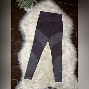Chamela purple leggings sz small